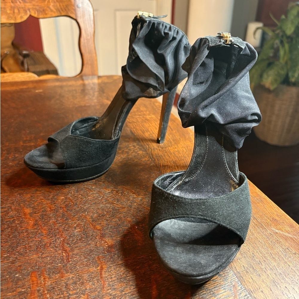 FENDI Silk Tulle Ankle Cuff Suede Platform Sandal Heels. Size 40